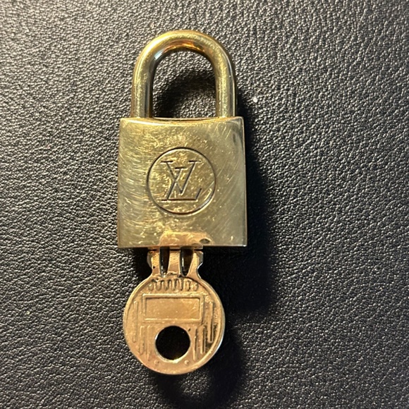 Louis Vuitton 200 Series Lock & Key - Choose your number - Picture 7 of 8